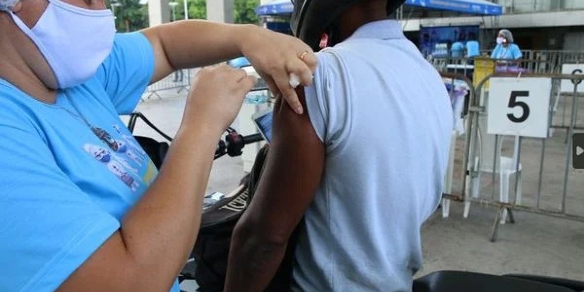 Arena Fonte Nova realiza drive-thru de vacinação contra a Covid-19