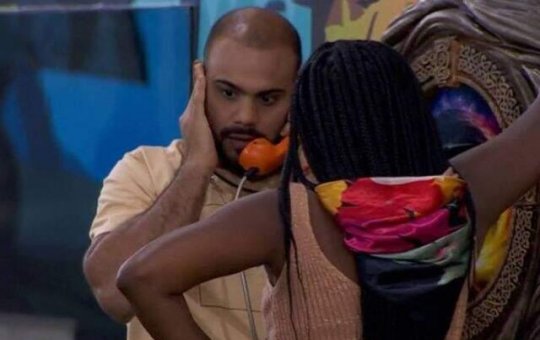 BBB 24: Marcus Vinícius atende o Big Fone e indica três brothers ao paredão