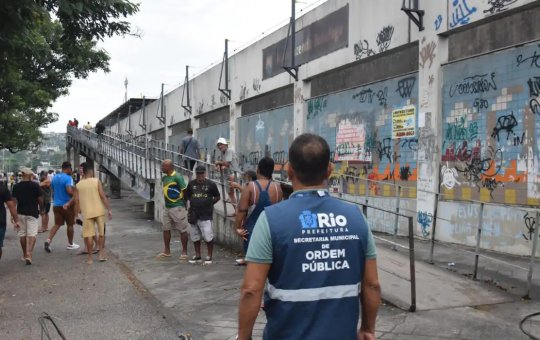 Órgãos públicos do Rio fazem operação para o fim da Feira de Acari