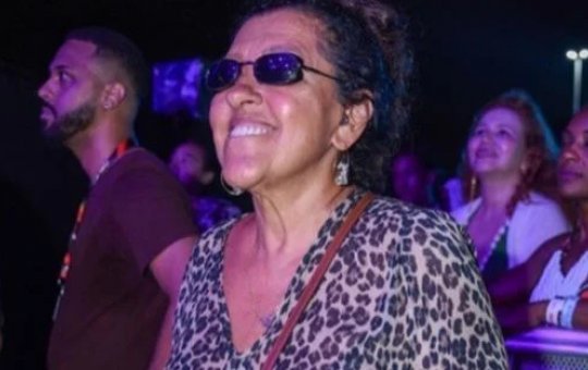 “Dá vontade de ficar aqui pra sempre”, brinca Regina Casé sobre temporada na BA