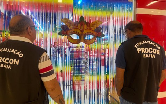 Carnaval 2024: Procon-BA realiza operação que fiscaliza venda de abadás