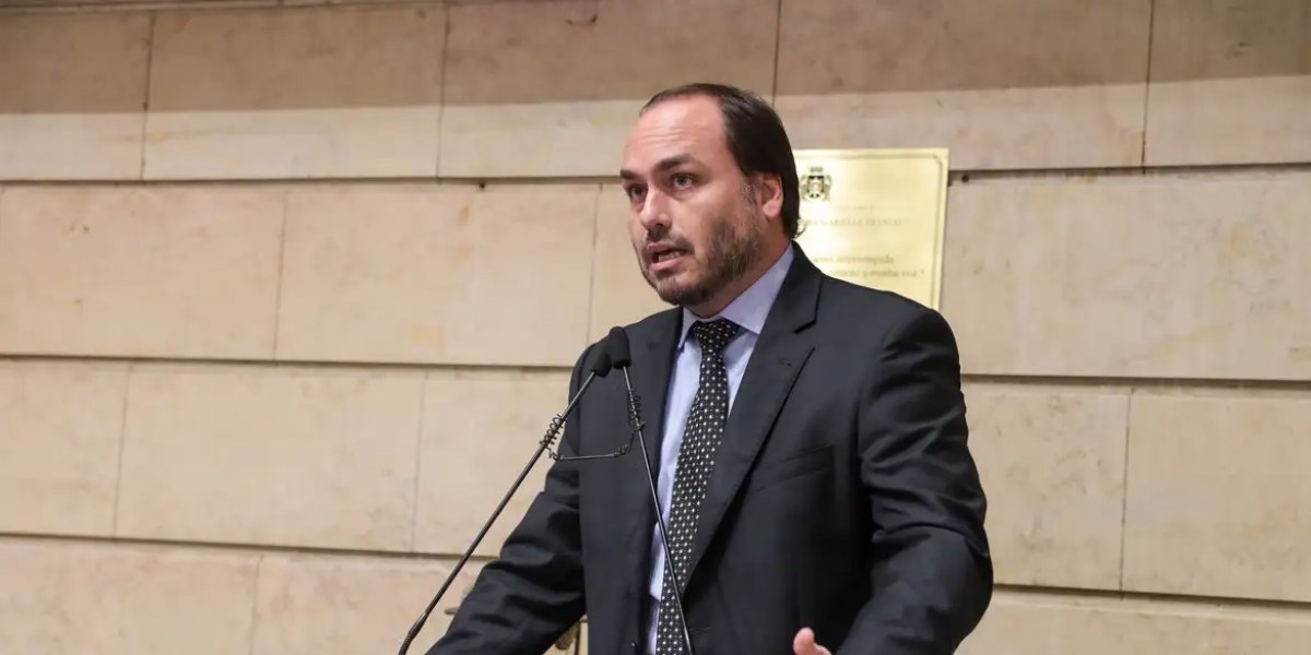 Carlos usava assessores para obter informações da Abin, diz PF