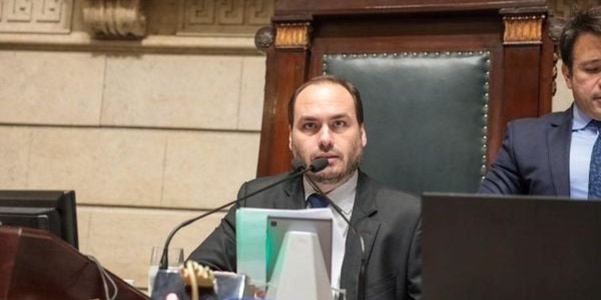 Advogado alega que Bolsonaro saiu para pescar e não fugir da PF