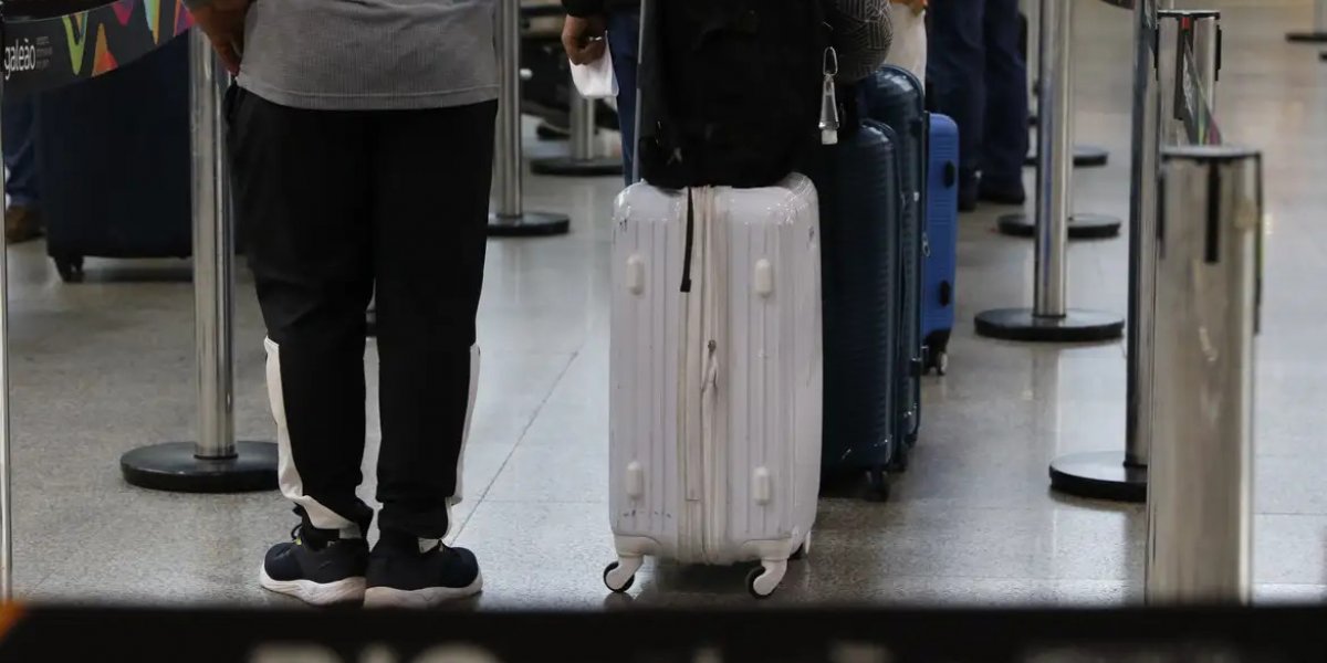 Auditores da Receita fazem operação-padrão em aeroportos nesta terça