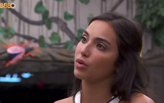 Após desistir do BBB24, Vanessa Lopes é vista em restaurante com os pais