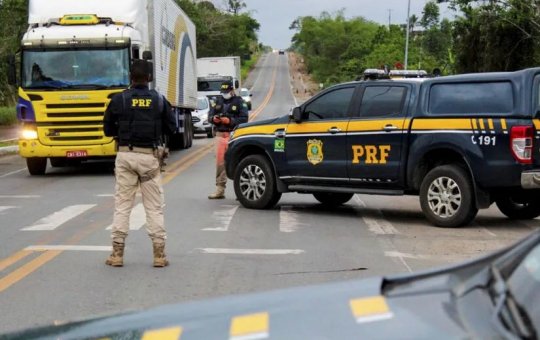 Foragido por falta de pagamento de pensão alimentícia é preso pela PRF