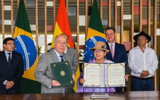 Brasil e Bolívia assinam acordo para ampliar produção de fertilizantes