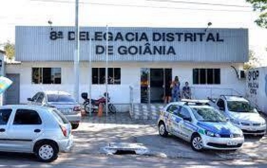 Dentista é presa em Goiânia por fazer cirurgias estéticas que deformou pacientes