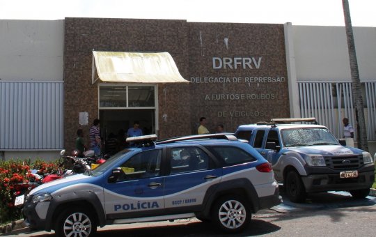 Dupla suspeita de roubo é presa em Pirajá