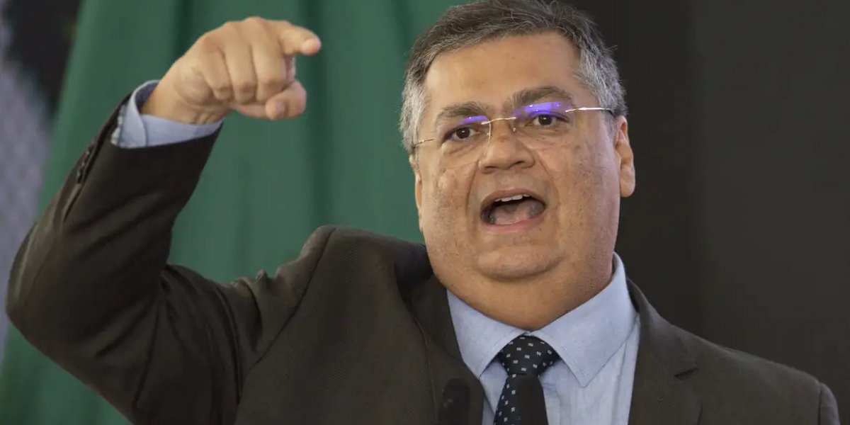 Dino diz que não há interferência do governo na Polícia Federal