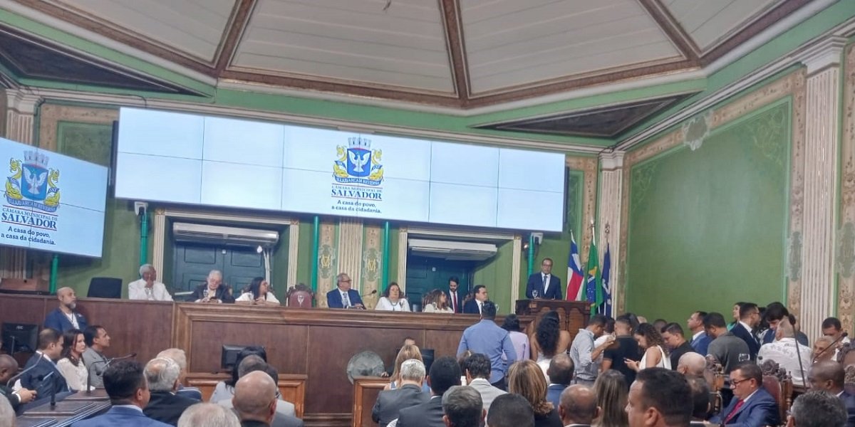 Plenário da Câmara Municipal lota nesta sexta-feira (02)