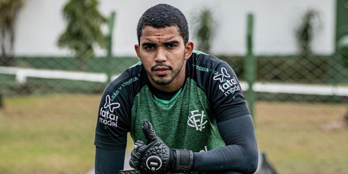 Perda importante! Lucas Arcanjo sofre lesão parcial de ligamento do joelho