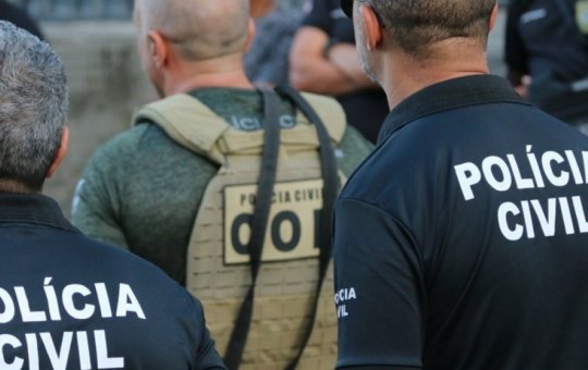 Jornalista presa por racismo contra policial tem liberdade provisória decretada