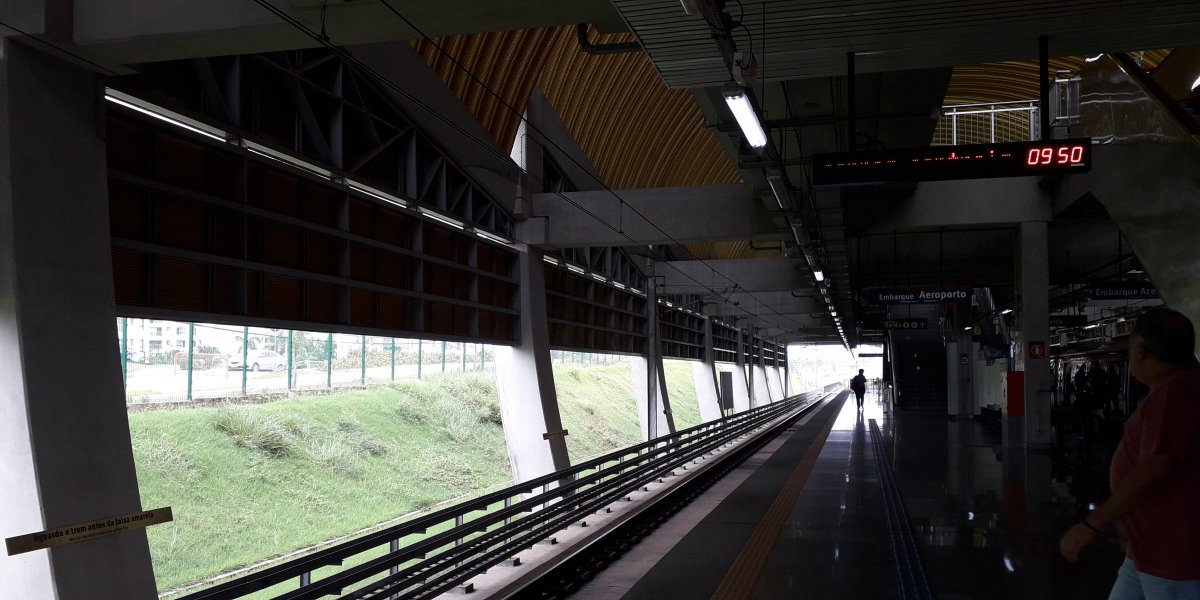 Discussão entre agente da CCR Metrô Bahia e violinista acaba em confronto físico