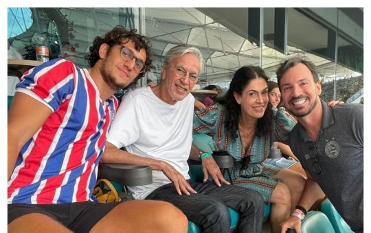 Visitas ilustres na Fonte Nova: Caetano Veloso e Baco assistem triunfo do Bahia