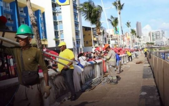 Estrutura feita na Barra para ambulantes pode ser liberada nesta terça-feira (6)