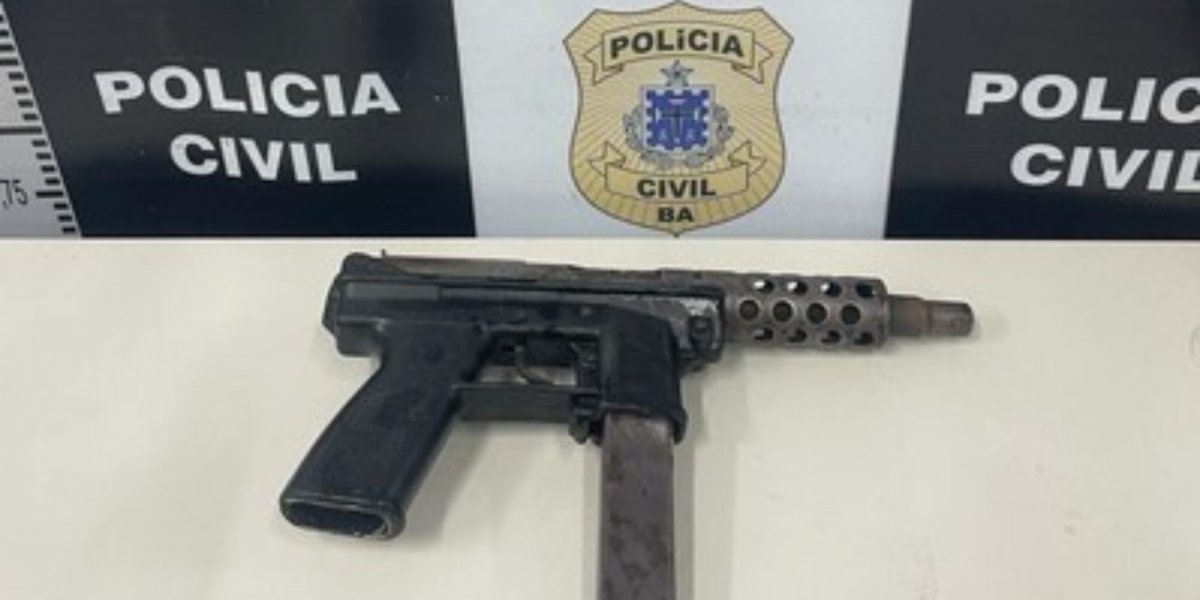 Polícia apreende submetralhadora americana em Feira de Santana