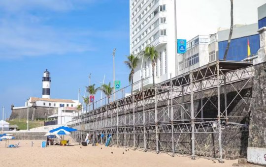 Varela Net Folia: Passarela para ambulantes é liberada pelos Bombeiros