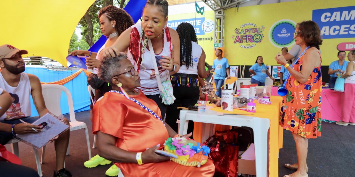 Idosos do Abrigo D. Pedro II e do Cras Itapagipe foram recebidos em Camarote