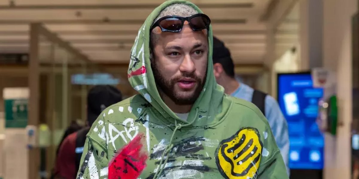 Quatro meses depois de lesão, Neymar volta a Arábia Saudita