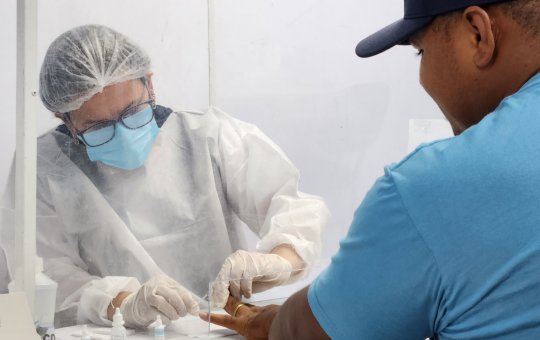 Centenas de foliões testam positivo para sífilis na folia de 2024