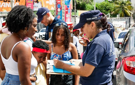 Guarda Civil identifica mais de 17 mil crianças com pulseiras durante o Carnaval