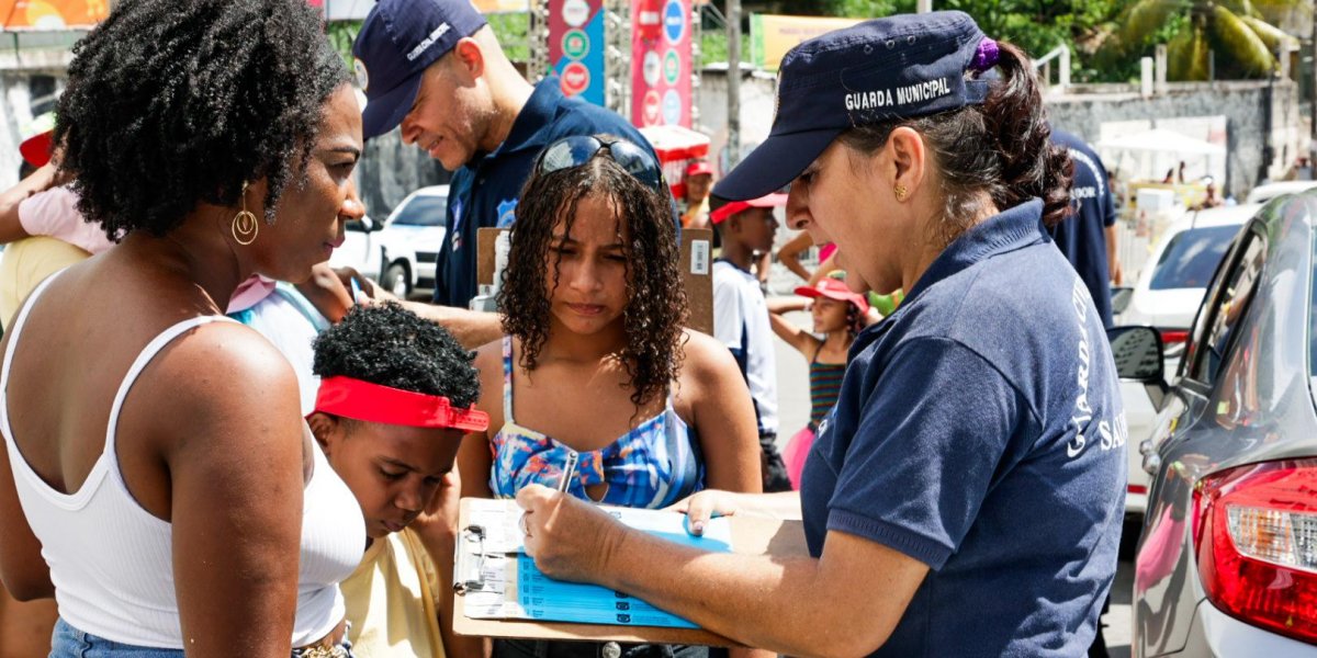 Guarda Civil identifica mais de 17 mil crianças com pulseiras durante o Carnaval