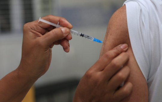 Começa nesta quinta-feira (15) a vacinação contra a dengue, confira detalhes