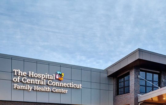 Nos EUA, mulher descobre que é filha de médico que inseminou sua mãe