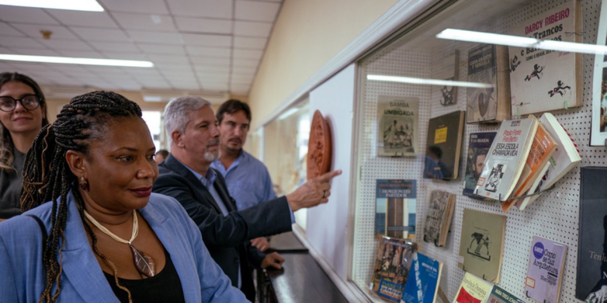 Mostra de livros brasileiros é aberta na Casa de Las Américas, em Cuba