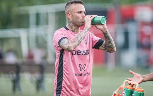 Léo Condé diz que Luan deve ser relacionado contra o Náutico na quarta (21)
