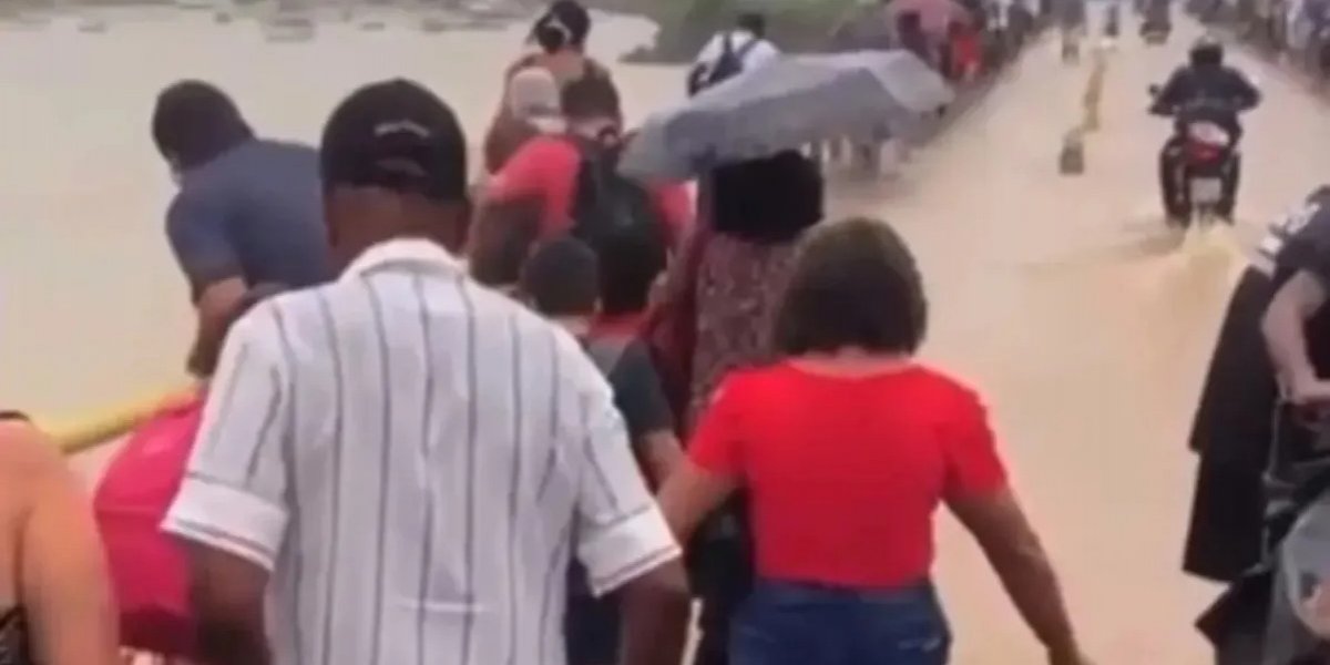 Chuva alaga Terminal Bom Despacho