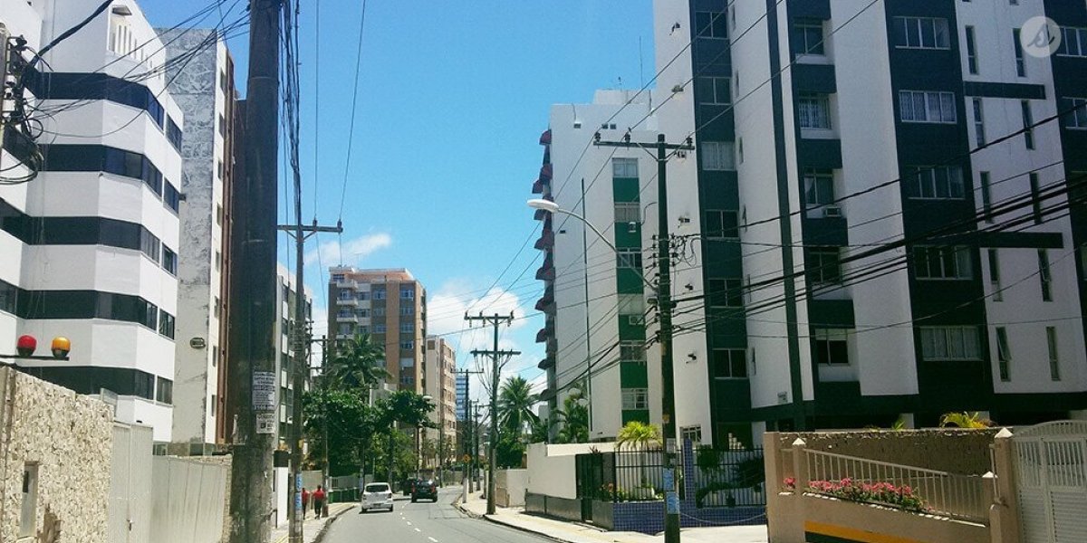 Homem é detido por ameaçar mulher no Costa Azul