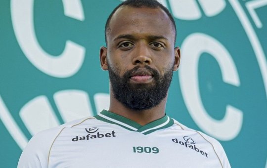 Zagueiro ex-Coritiba chega ao Vitória por empréstimo