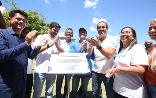 Prefeitura entrega píer, contenções de encosta, praças e quadra na Ilha de Maré