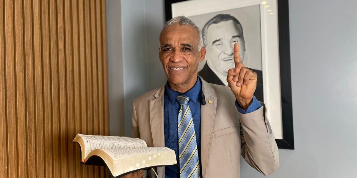 Pastor Sargento Isidório fala sobre ser 'ex-gay' e relata abuso sexual