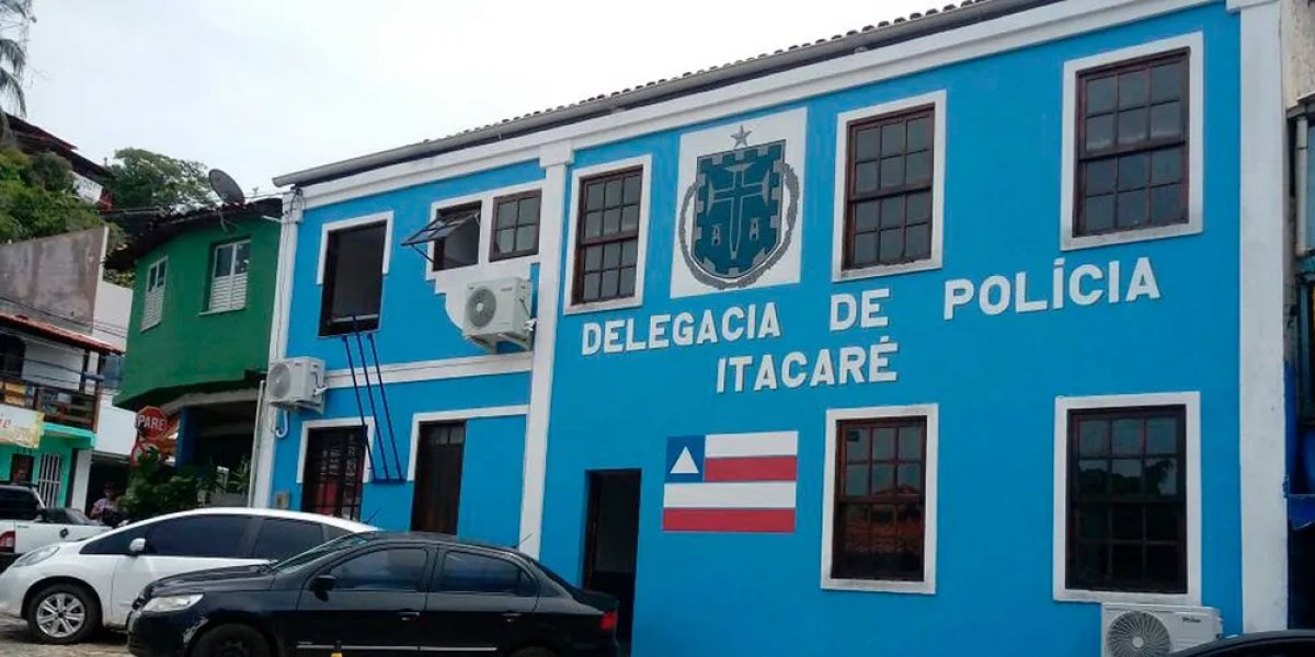 Mulher acusada de queimar partes do corpo da filha é presa em Itacaré