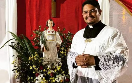 Coroinha morre após ser atingido por tiro em Paulo Afonso