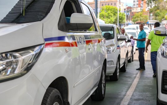 Prefeitura prorroga prazo para novos taxistas completarem documentação