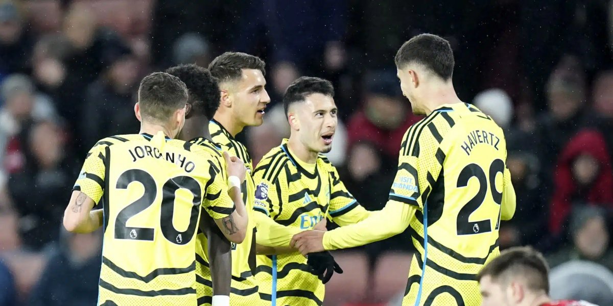 Brasileiro marca e Arsenal goleia pela quarta vez seguida na Premier League