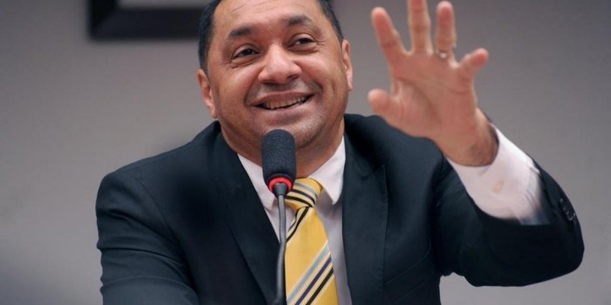 Tiririca é acusado de importunação sexual