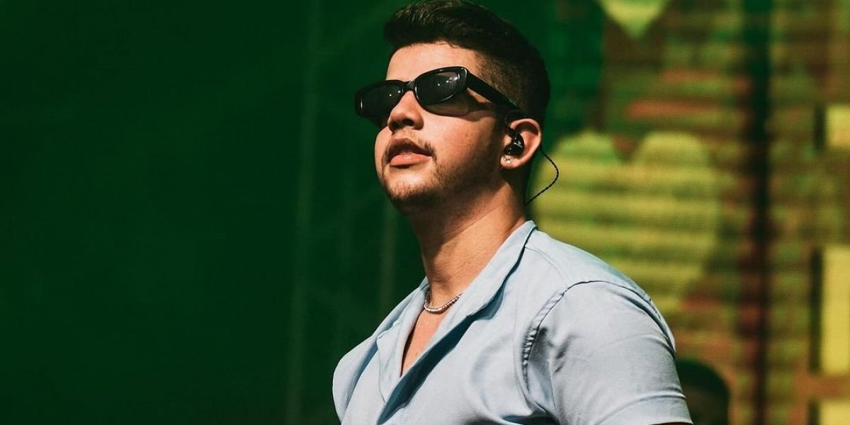 Saiba quem é Nadson Ferinha, sucesso do arrocha no Brasil