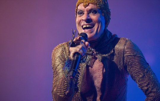 Ney Matogrosso é internado para exames no Instituto do Coração