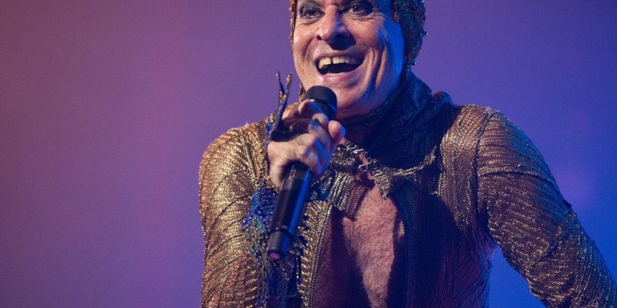 Ney Matogrosso é internado para exames no Instituto do Coração