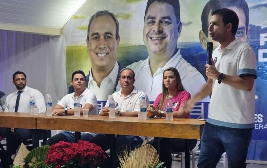 Léo Lopes oficializa pré-candidatura à prefeitura de Itamaraju na Bahia