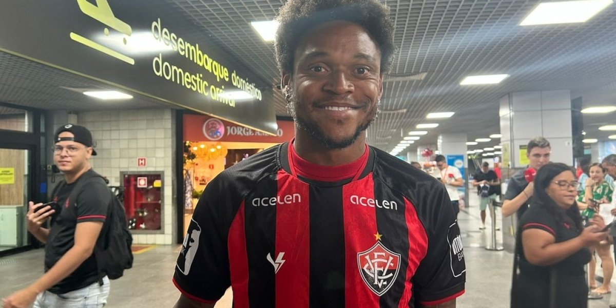 Novo reforço do Leão, Luiz Adriano desembarca em Salvador