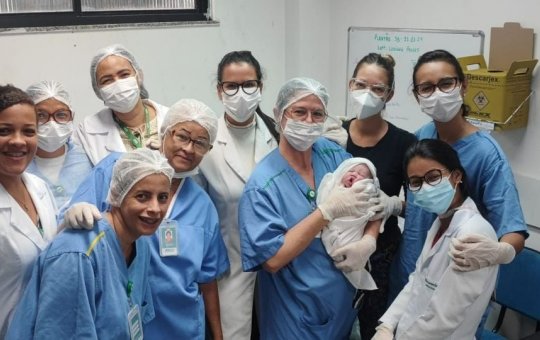 Jovem de 16 anos tem parto surpresa e mobiliza equipe médica da UPA de Brotas 