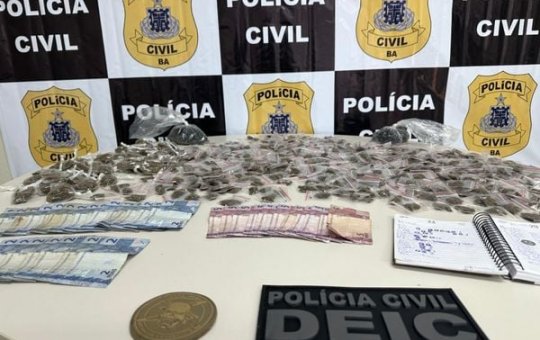 Centenas de porções de maconha e crack são apreendidas pela polícia em Valéria