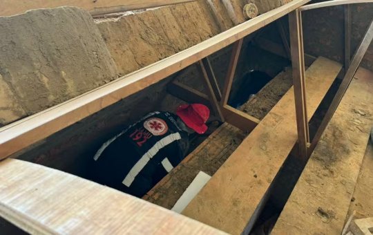 Trabalhador é resgatado pelo SAMU após travar a coluna em uma altura de 2 metros