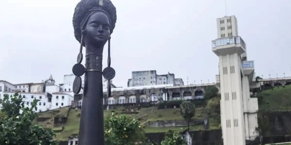 Praça Visconde de Cairu tem nome alterado; saiba qual